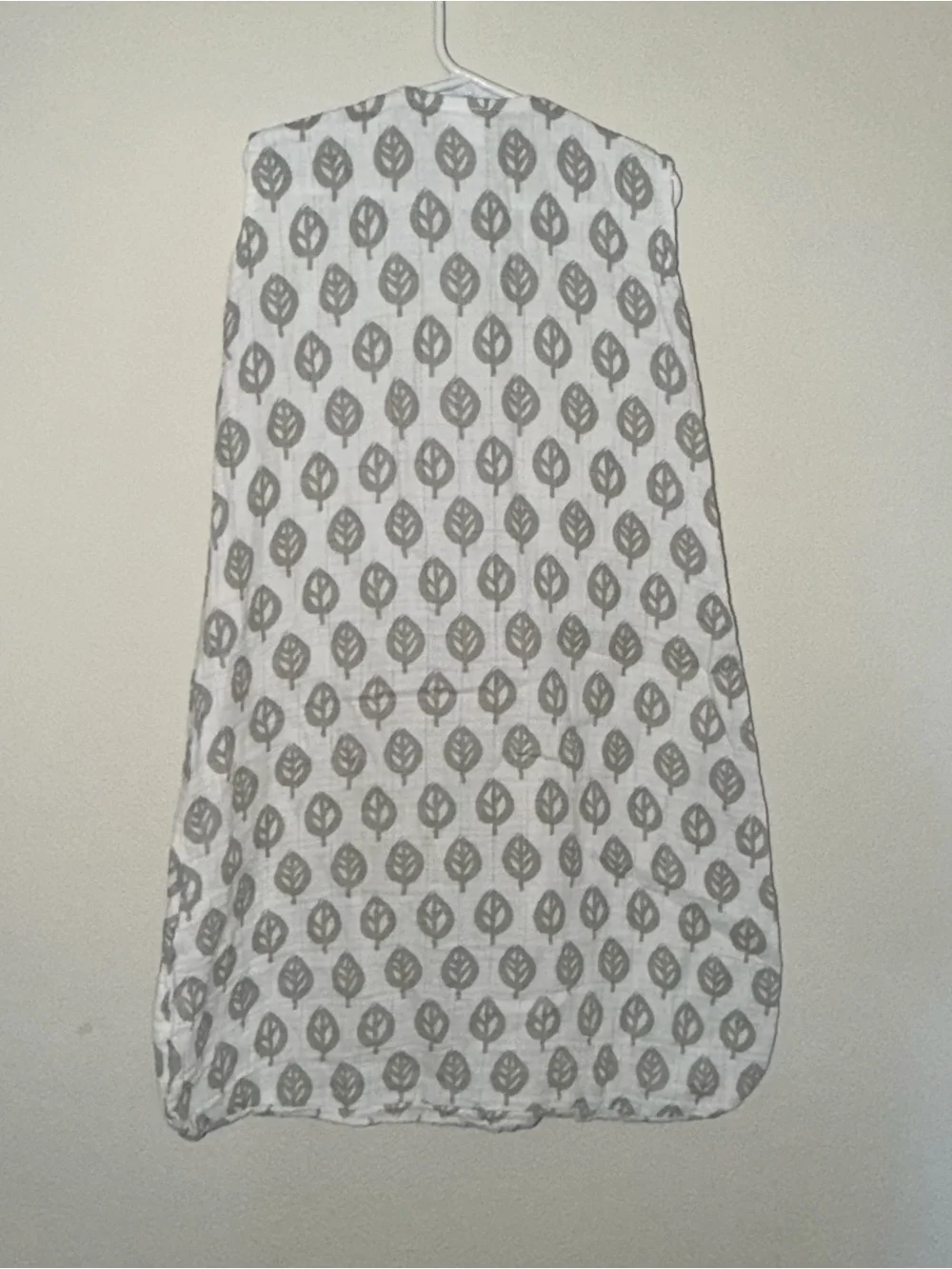 Halo Bundle of 2 Muslin Sleep Sacks Sz M (6-12 months)